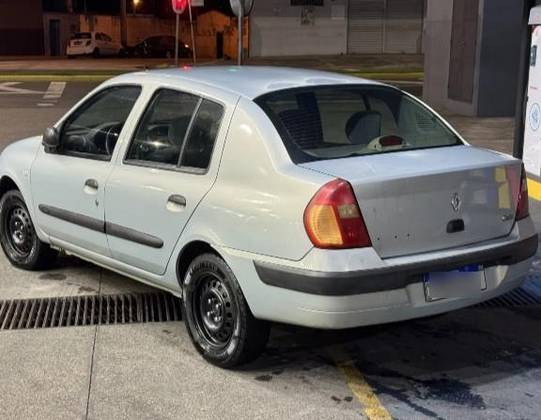 RENAULT CLIO 1.0 EXPRESSION SEDAN 16V GASOLINA 4P MANUAL RENAULT CLIO 1.0 EXPRESSION SEDAN 16V GASOLINA 4P MANUAL